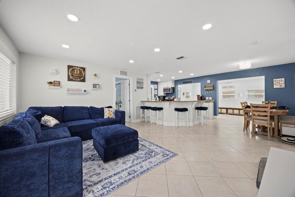 Photo of 4422 Birdwood Street, Palm Beach Gardens, FL 33410 (MLS # R11098532)