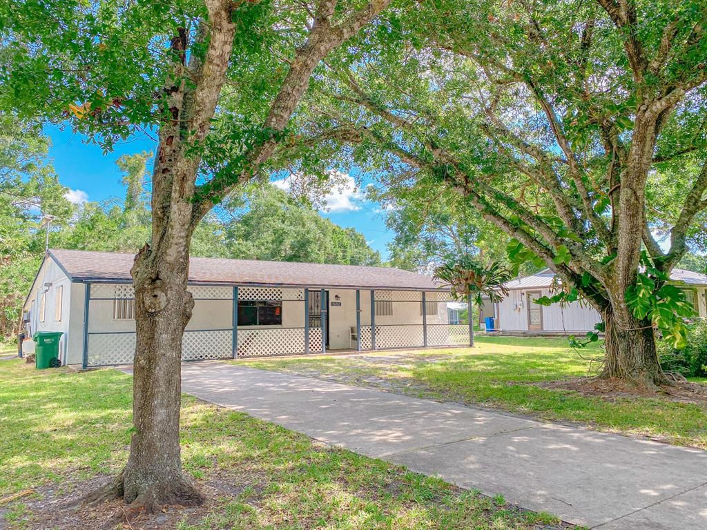 Photo of 7602 San Carlos Drive, Fort Pierce, FL 34951 (MLS # R10714536)