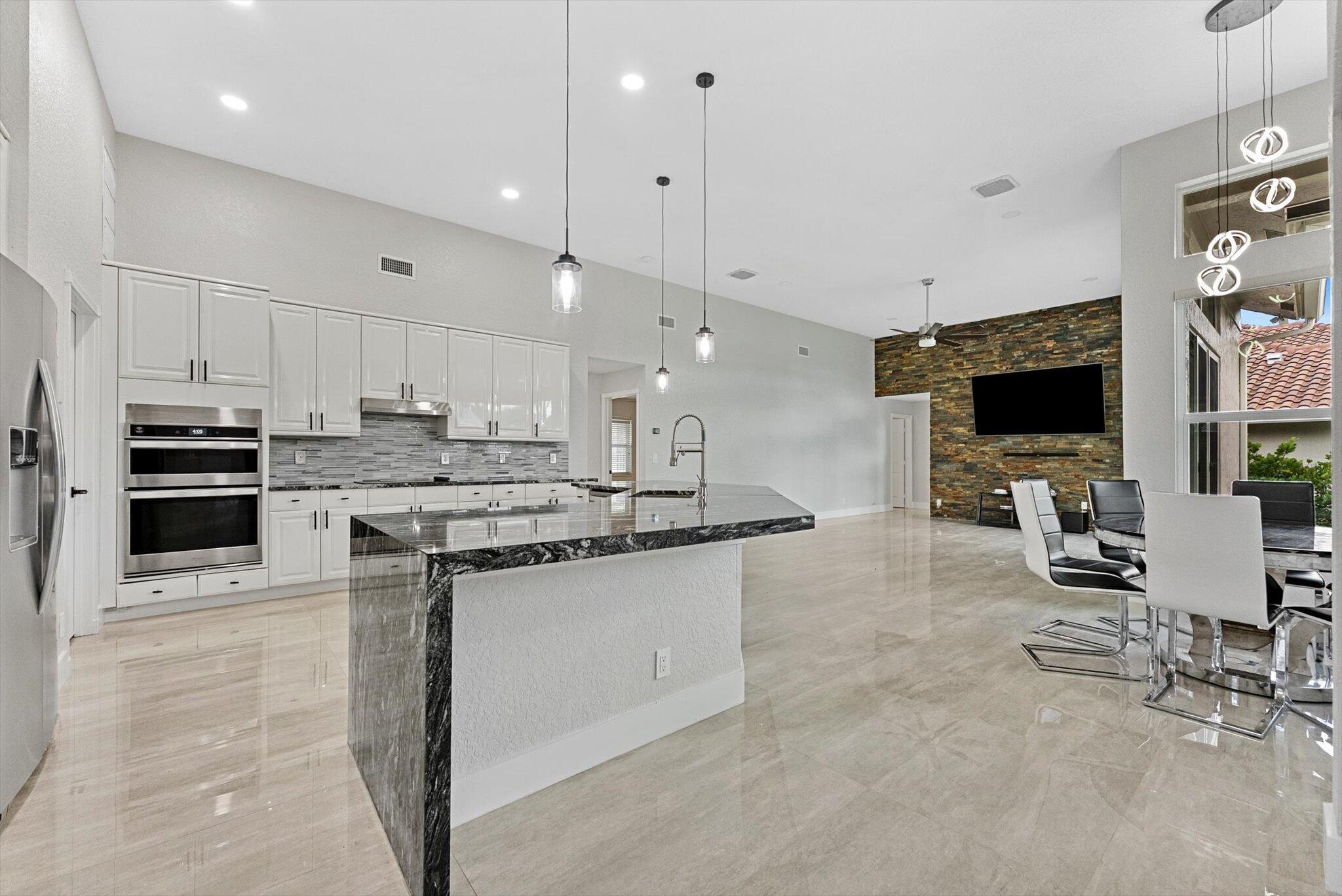 BOCA ISLES SOUTH PH 5E - Residential Lease