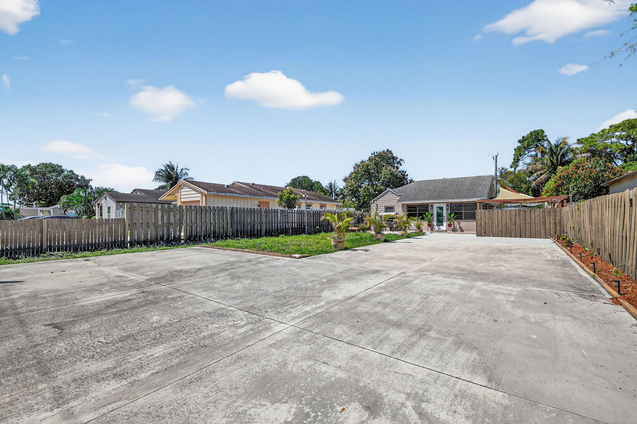 GREENACRES 2 - Residential
