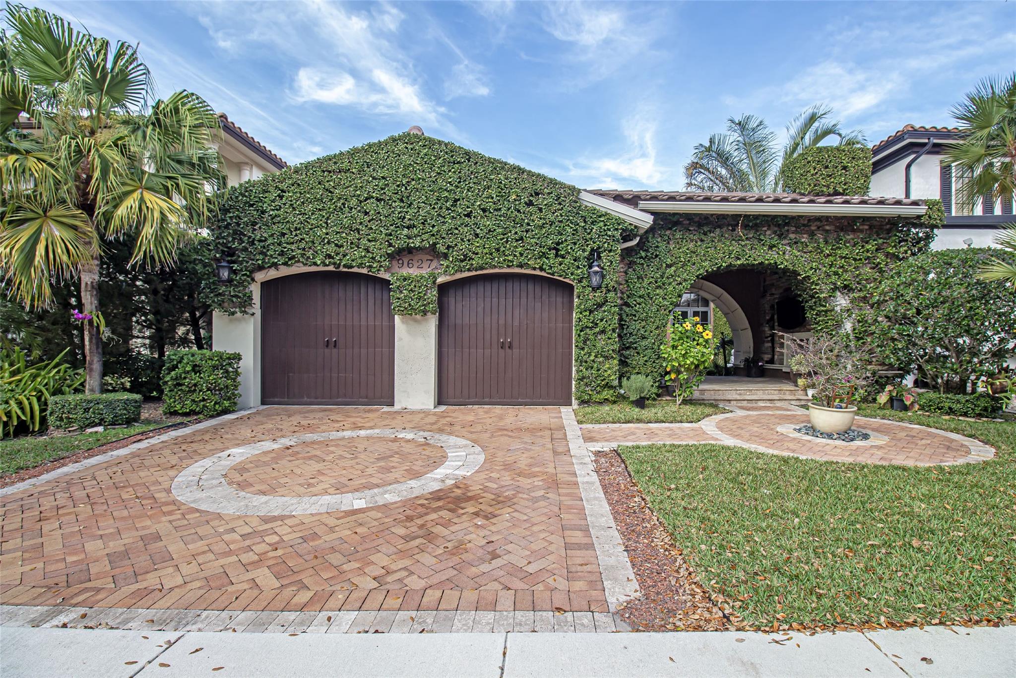 9627 Exbury Ct