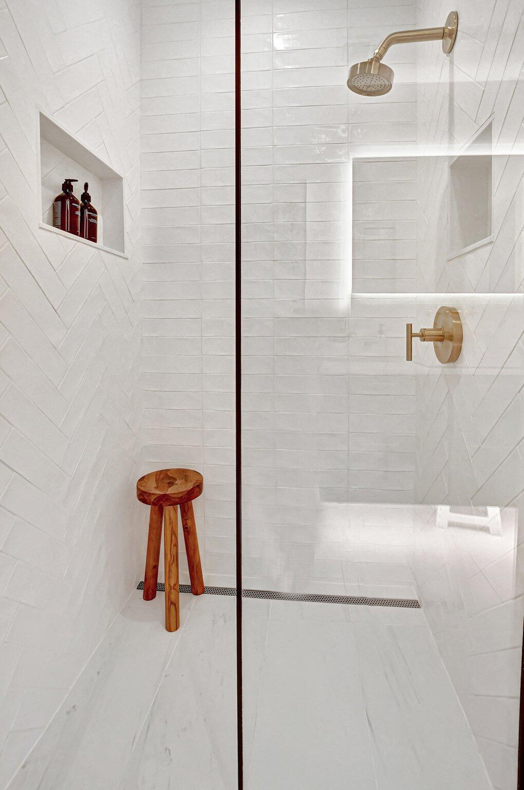 LAKE ROGERS ISLE - Residential