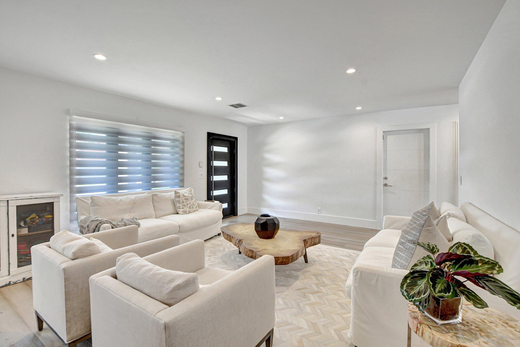 LAKE ROGERS ISLE - Residential