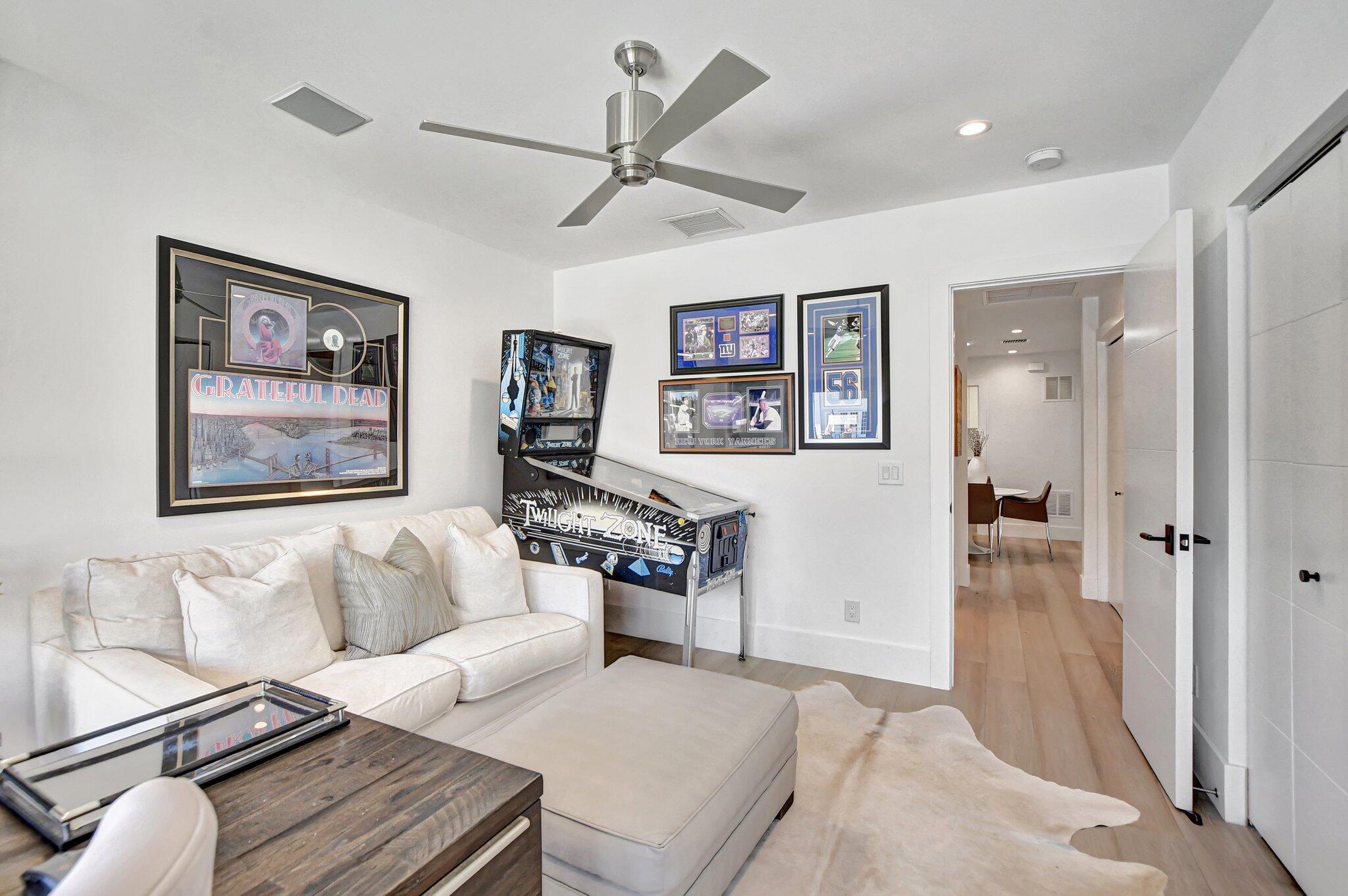 LAKE ROGERS ISLE - Residential