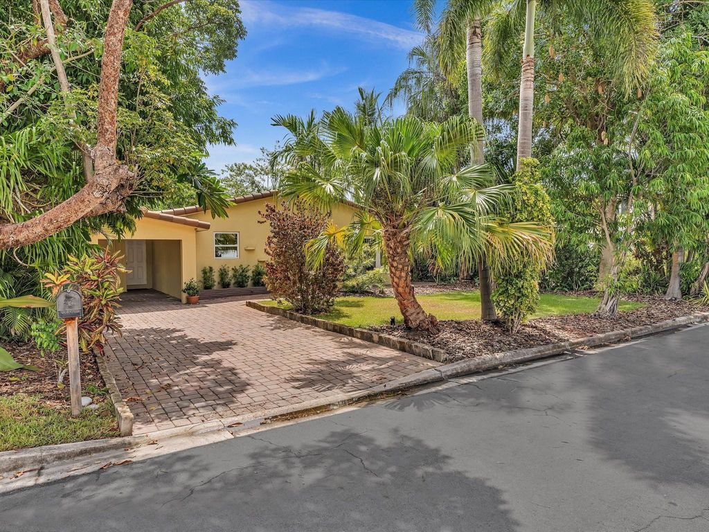 Photo of 1406 NE 16th Terrace, Fort Lauderdale, FL 33304 (MLS # F10523652)