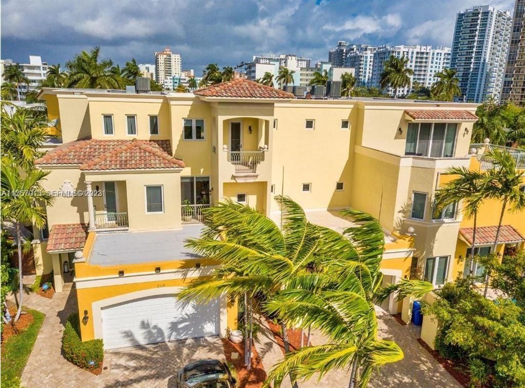 Photo of 3121 NE 26th Street, Fort Lauderdale, FL 33305 (MLS # B26030222)