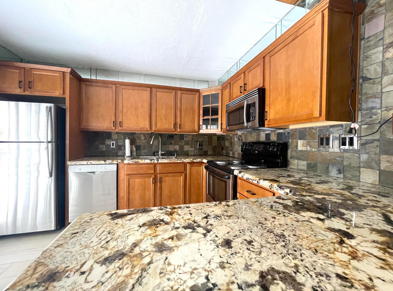 LAKEWOOD - Residential Lease