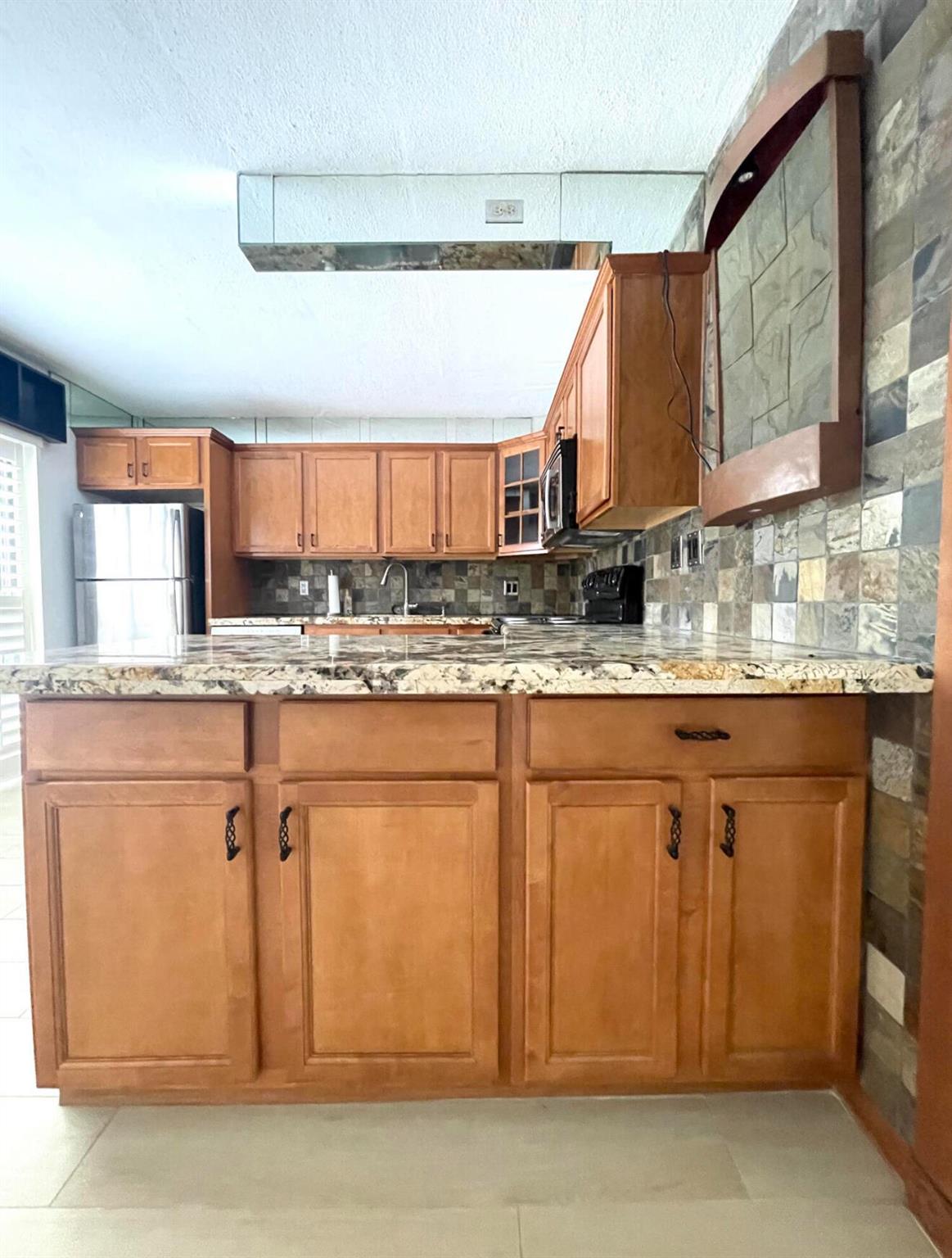 LAKEWOOD - Residential Lease