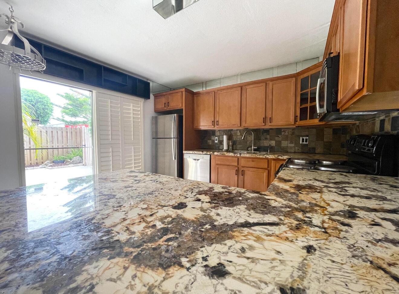 LAKEWOOD - Residential Lease