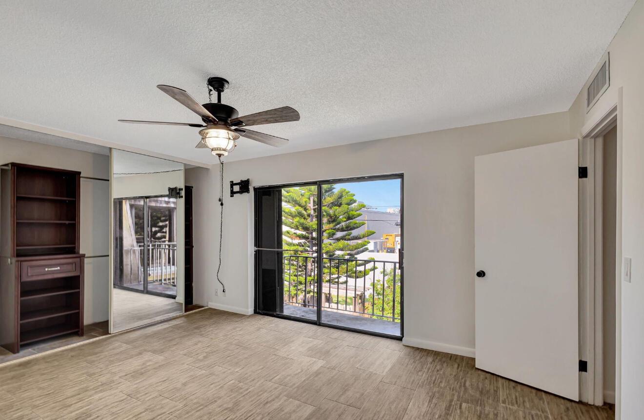 LAKEWOOD - Residential Lease