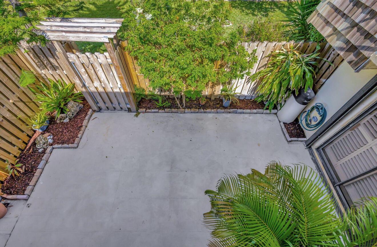 LAKEWOOD - Residential Lease