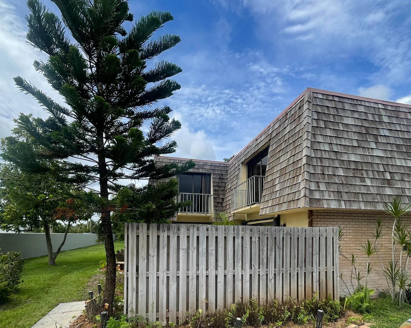 LAKEWOOD - Residential Lease