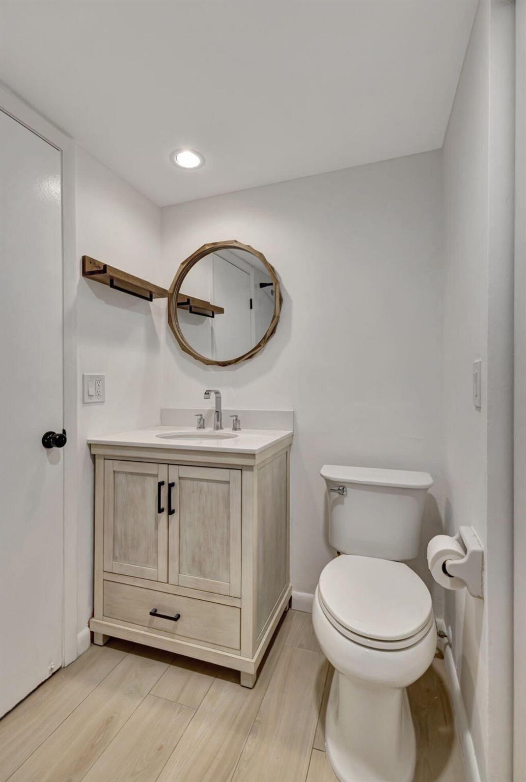 LAKEWOOD - Residential Lease