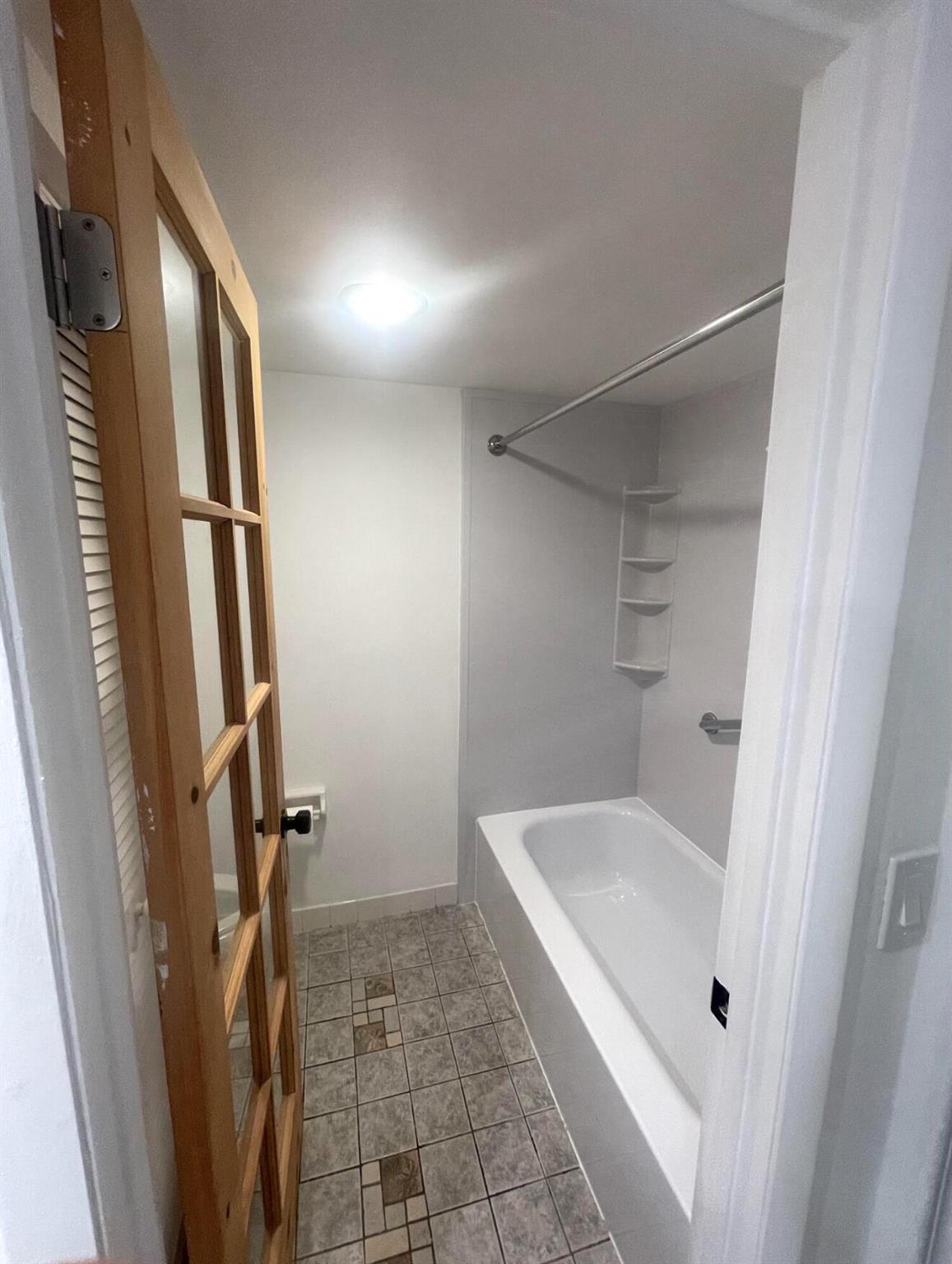 LAKEWOOD - Residential Lease