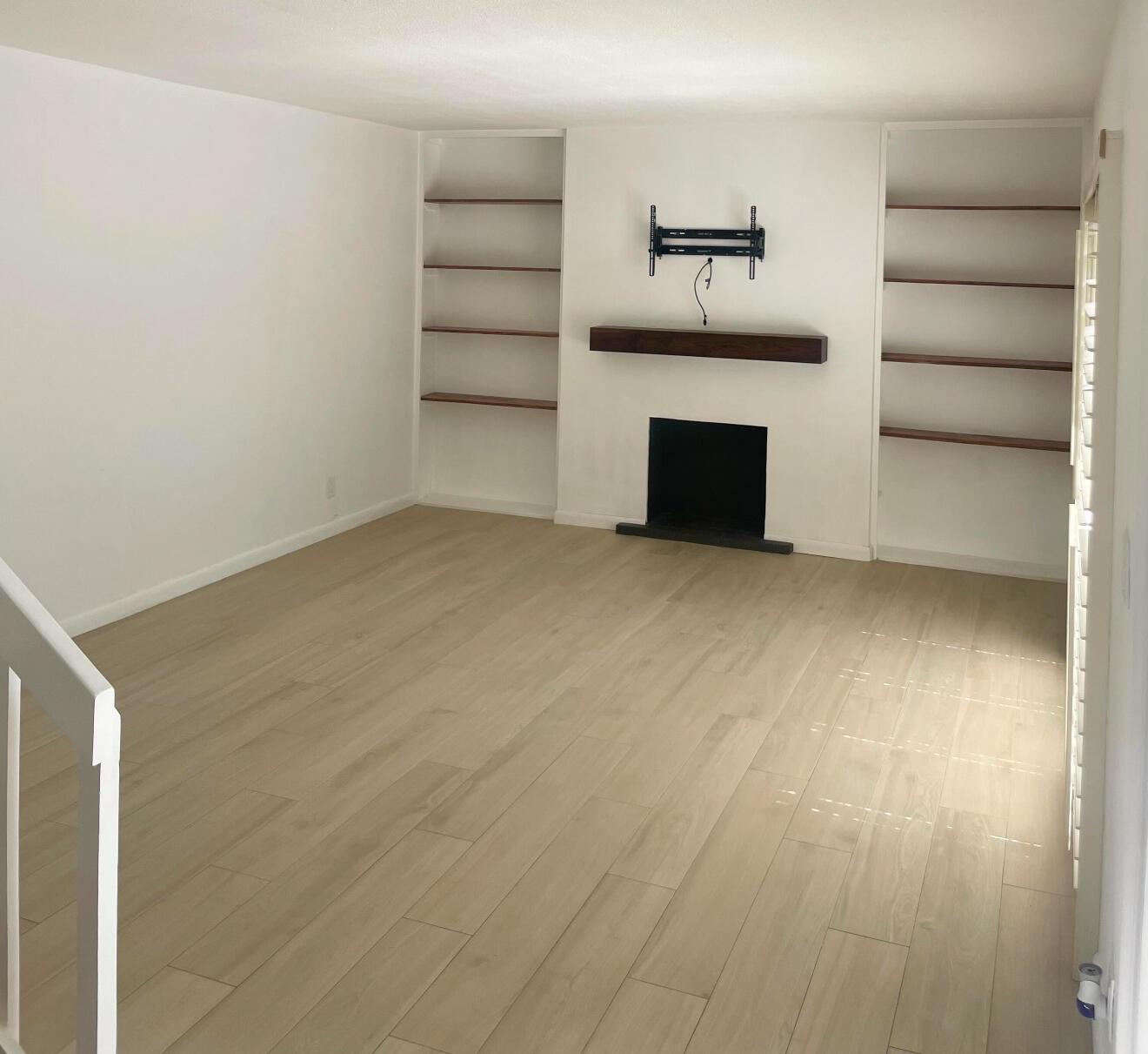 LAKEWOOD - Residential Lease