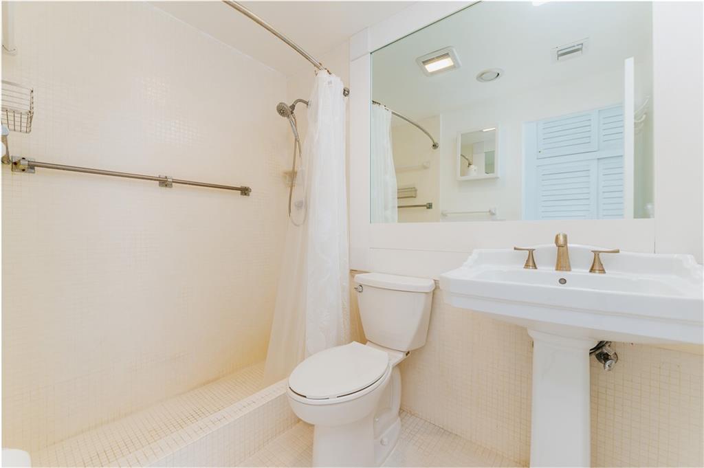 Coral Ridge Towers North - Residential