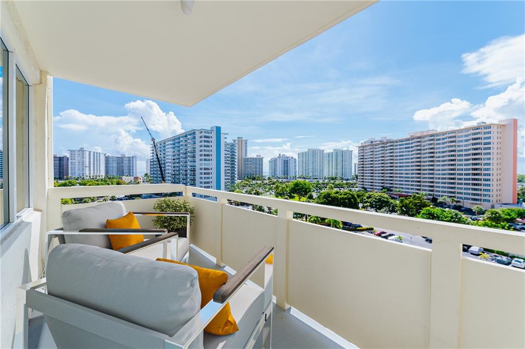 Coral Ridge Towers North - Residential