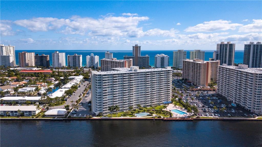 Coral Ridge Towers North - Residential