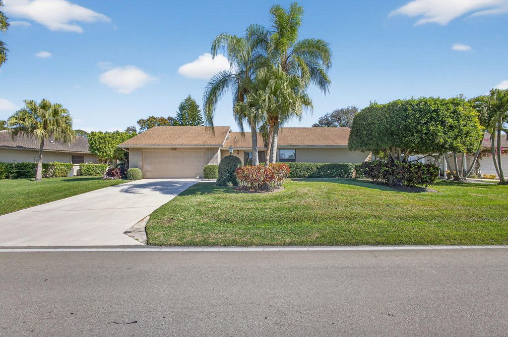Photo of 13706 Cross Pointe Drive, Palm Beach Gardens, FL 33418 (MLS # R11159572)