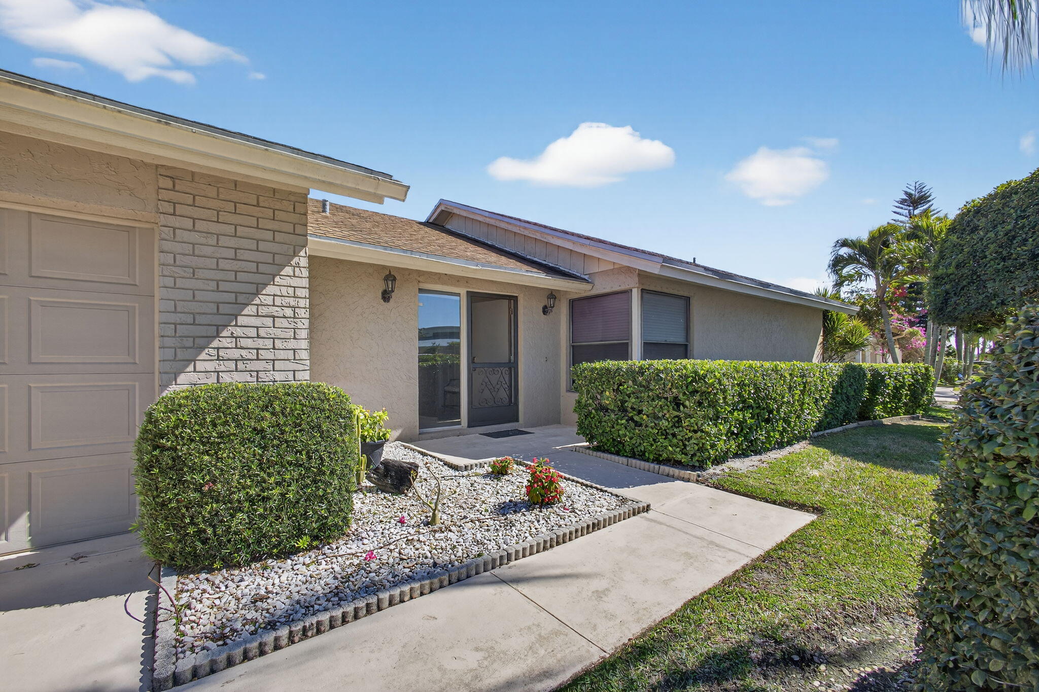 13706 Cross Pointe Drive