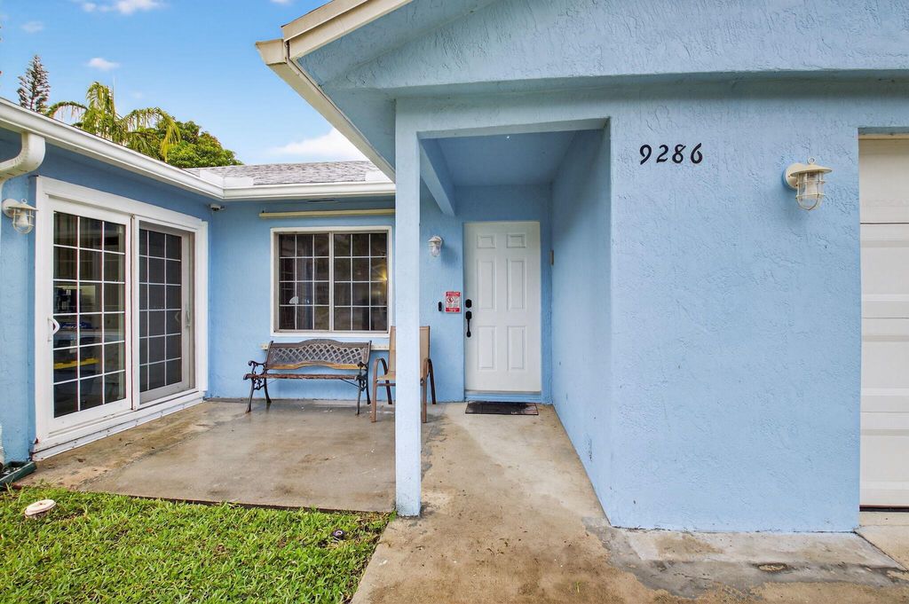 Photo of 9286 Longmeadow Circle, Boynton Beach, FL 33436 (MLS # R11105188)