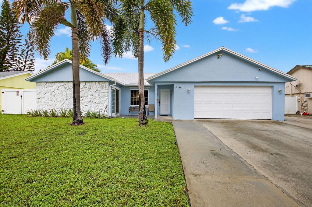 Photo of 9286 Longmeadow Circle, Boynton Beach, FL 33436 (MLS # R11105188)