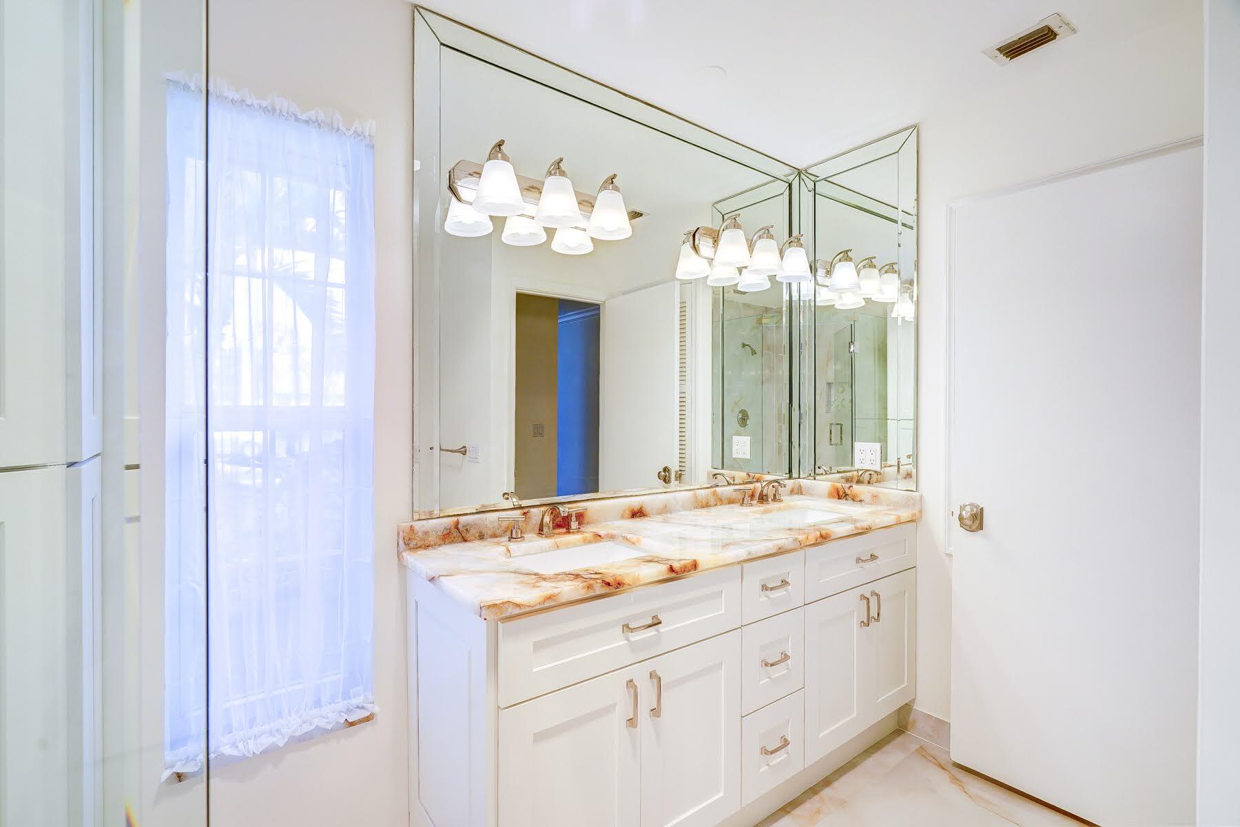 LAKE EDEN 4 - Residential Lease