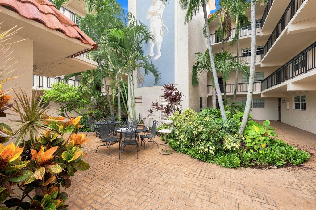 Photo of 610 TENNIS CLUB Drive #305, Fort Lauderdale, FL 33311 (MLS # B26076042)