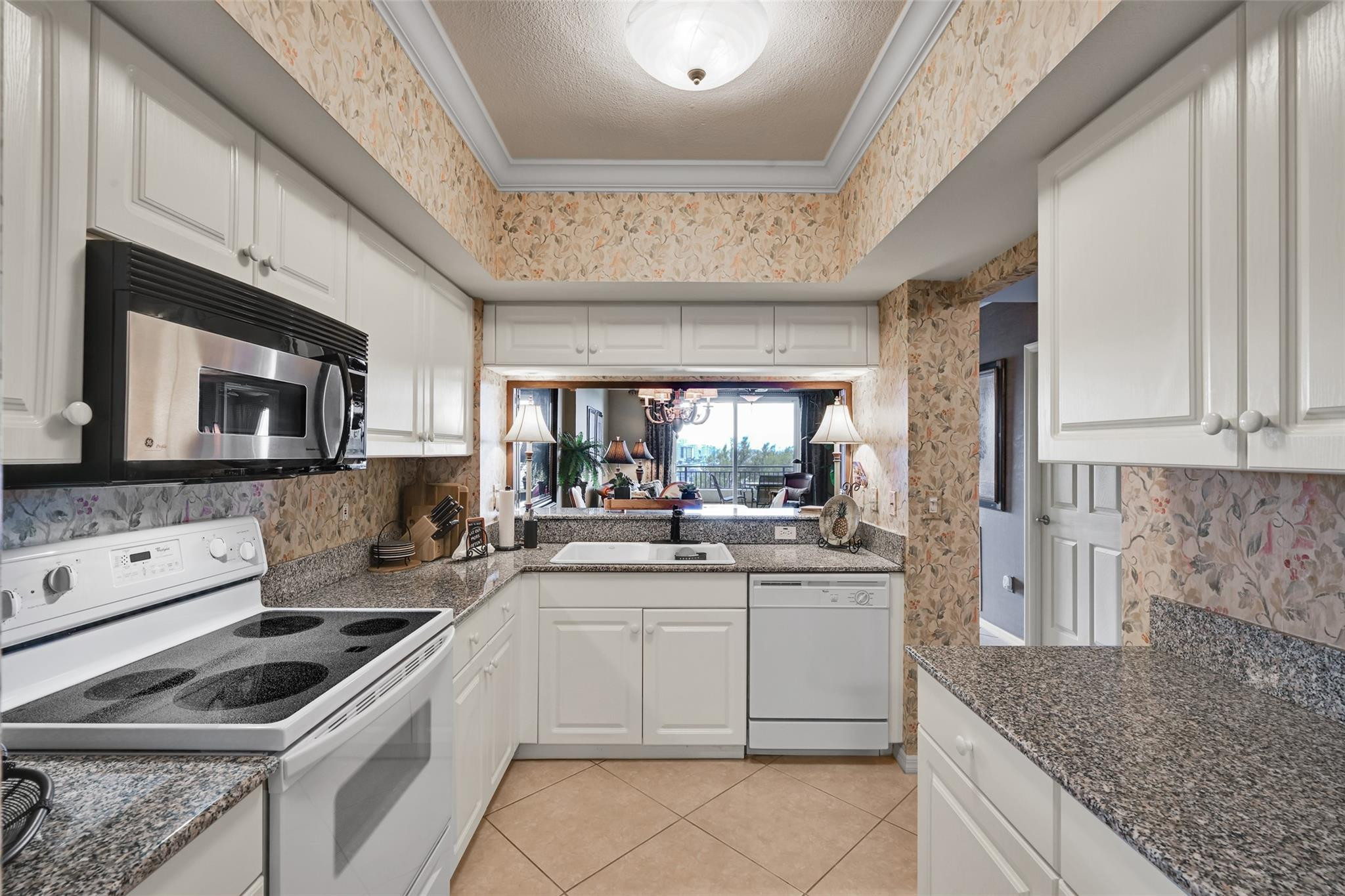 2880 NE 14th Street Causeway 710