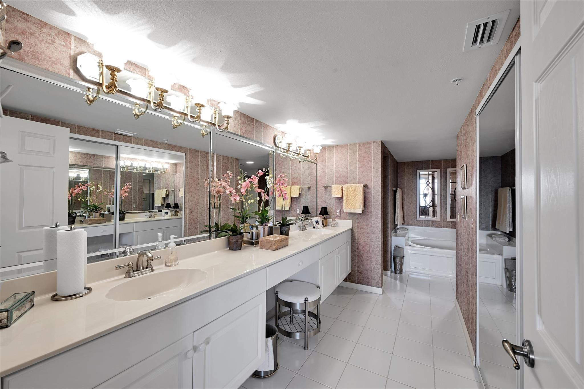 THE POINTE - Residential