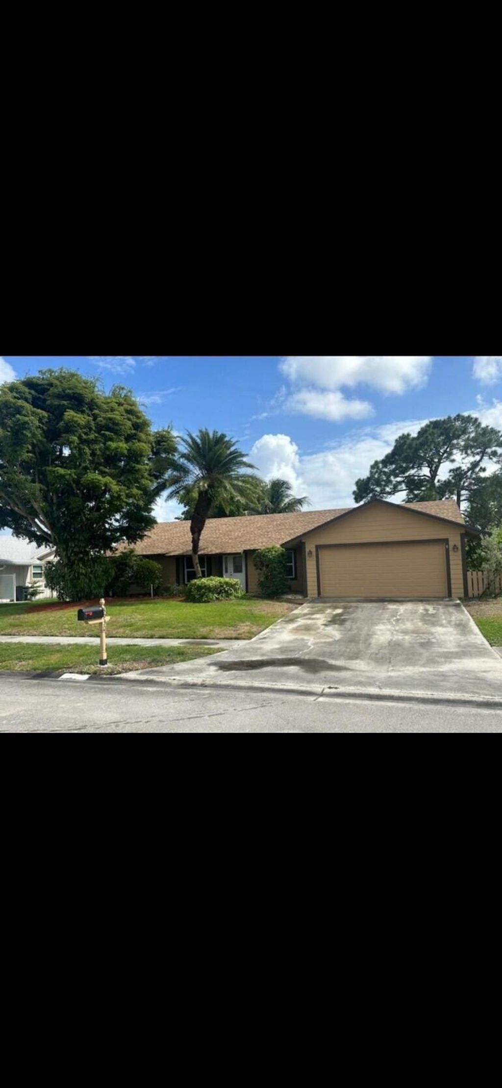 Photo of 3930 Black Forest Circle, Boynton Beach, FL 33436 (MLS # B26010347)