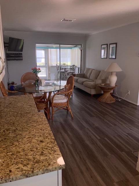CRESTHAVEN VILLAS 15 CONDO - Residential Lease