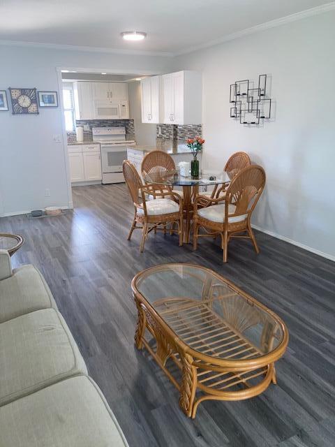 CRESTHAVEN VILLAS 15 CONDO - Residential Lease