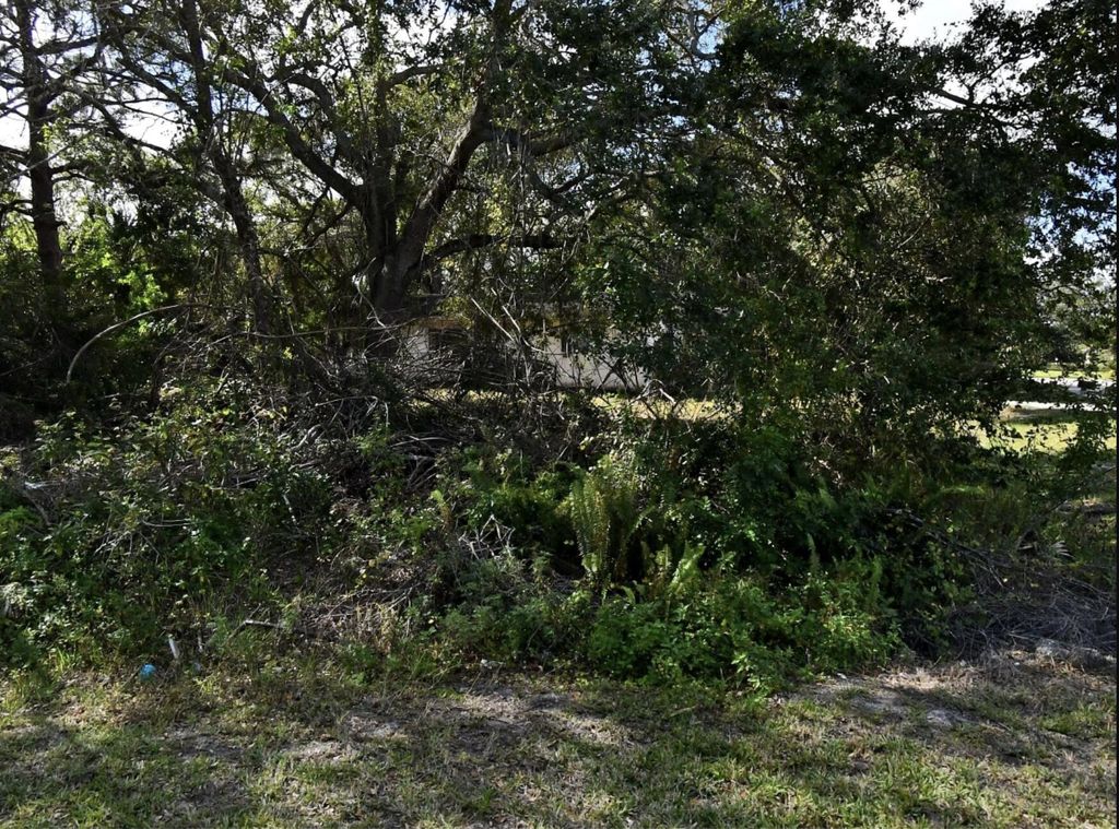 Photo of 4701 Evergreen Avenue, Fort Pierce, FL 34945 (MLS # R10966251)