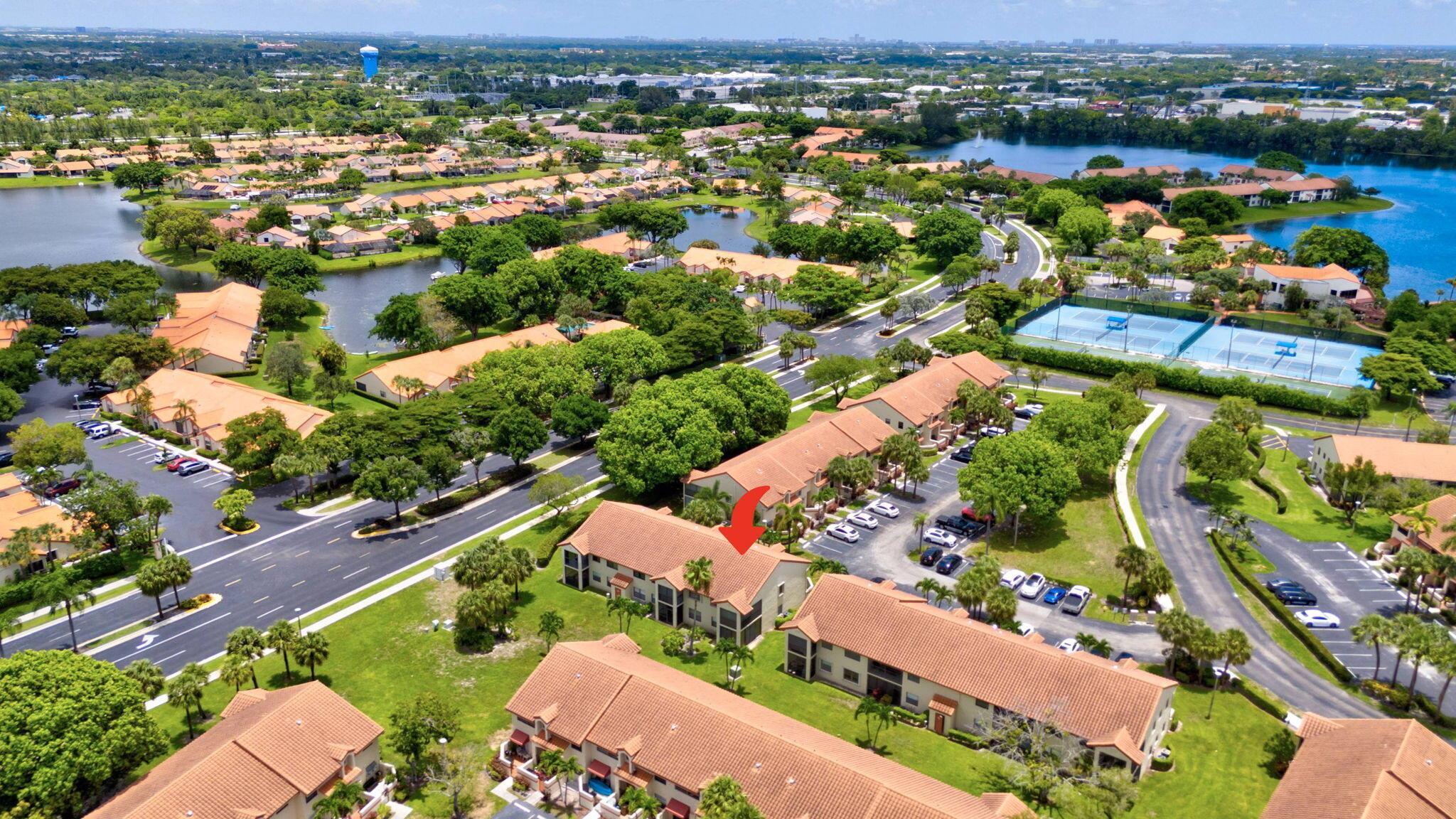 DIPLOMAT SQUARE CONDO - Residential