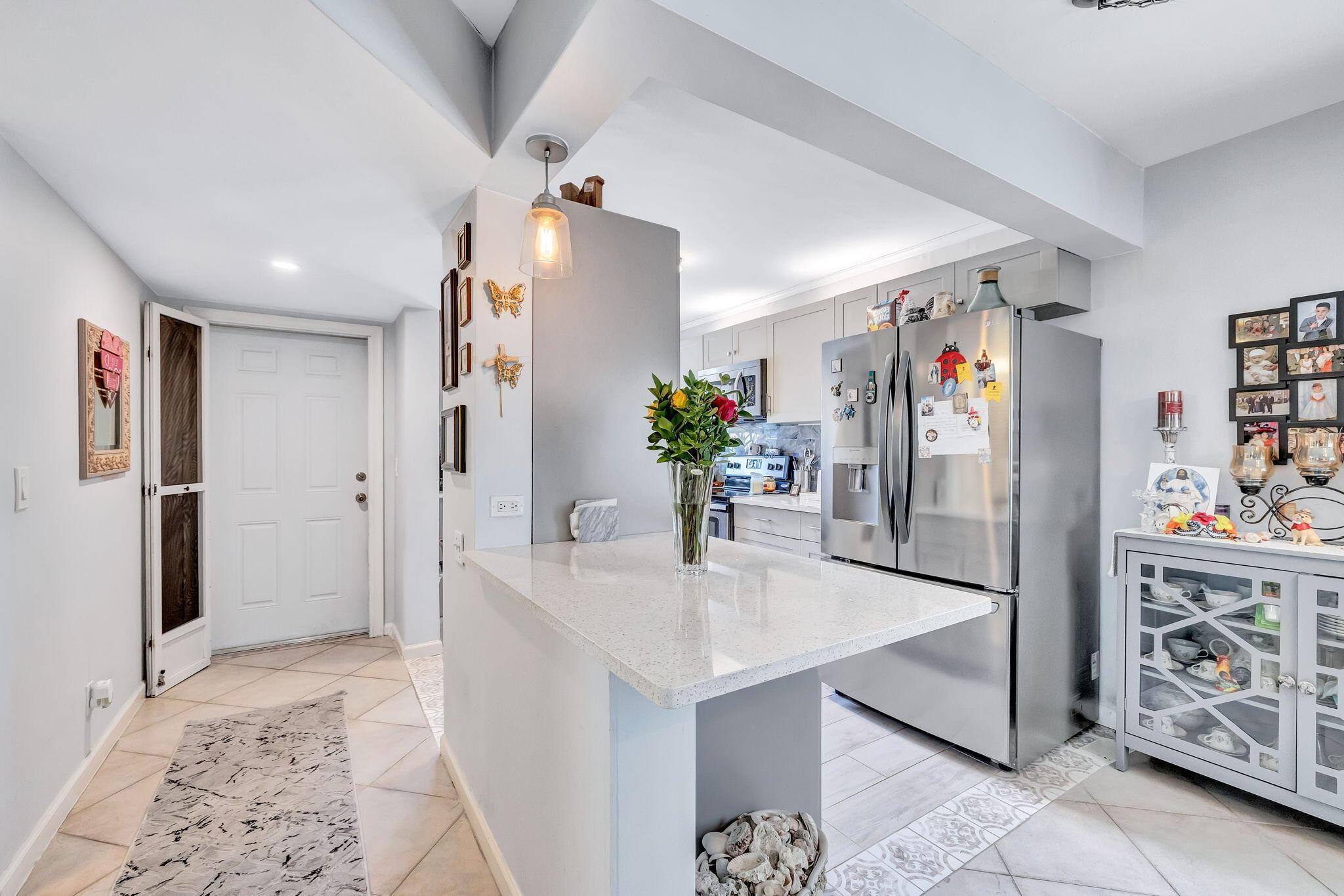 DIPLOMAT SQUARE CONDO - Residential