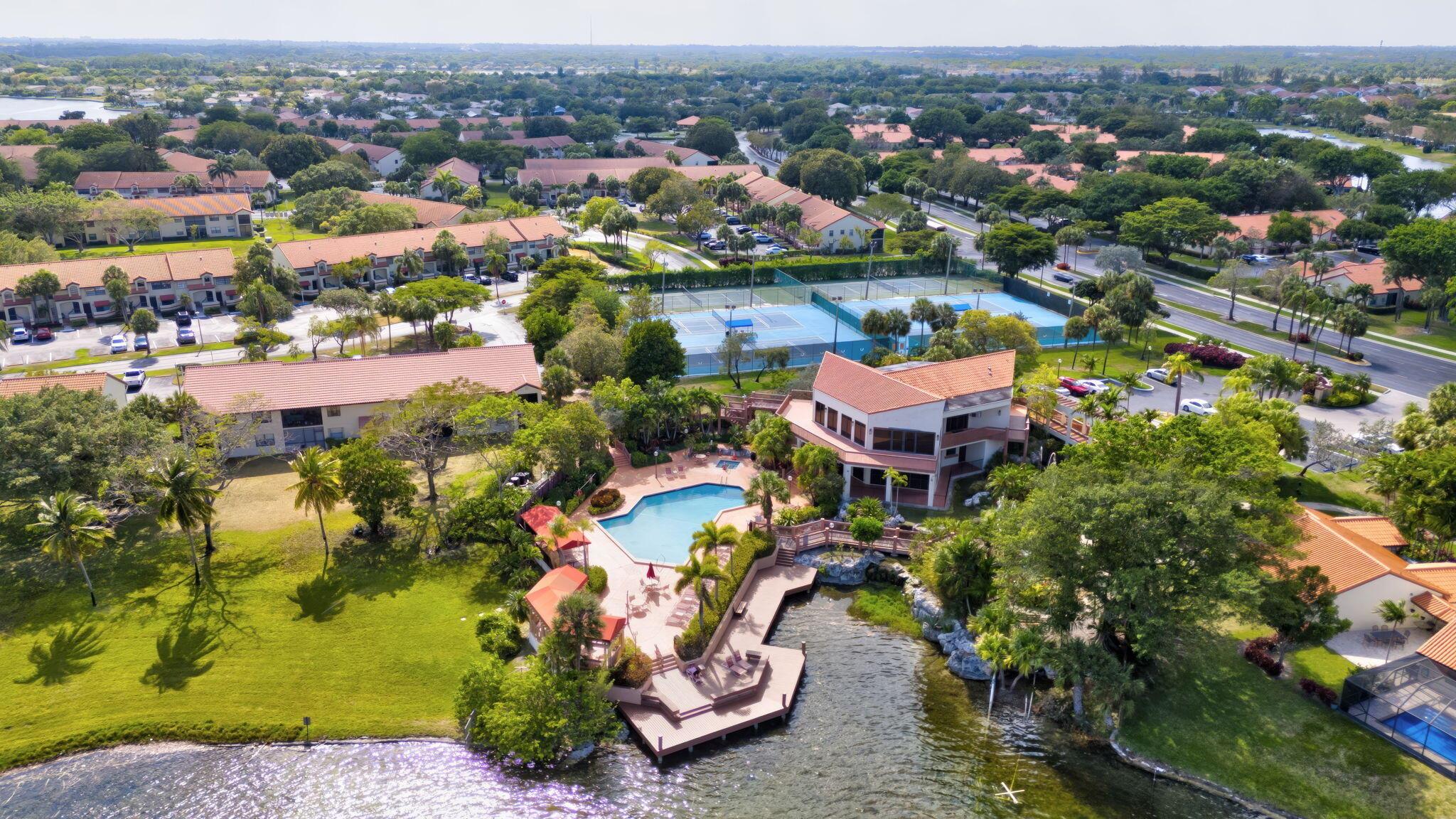 DIPLOMAT SQUARE CONDO - Residential