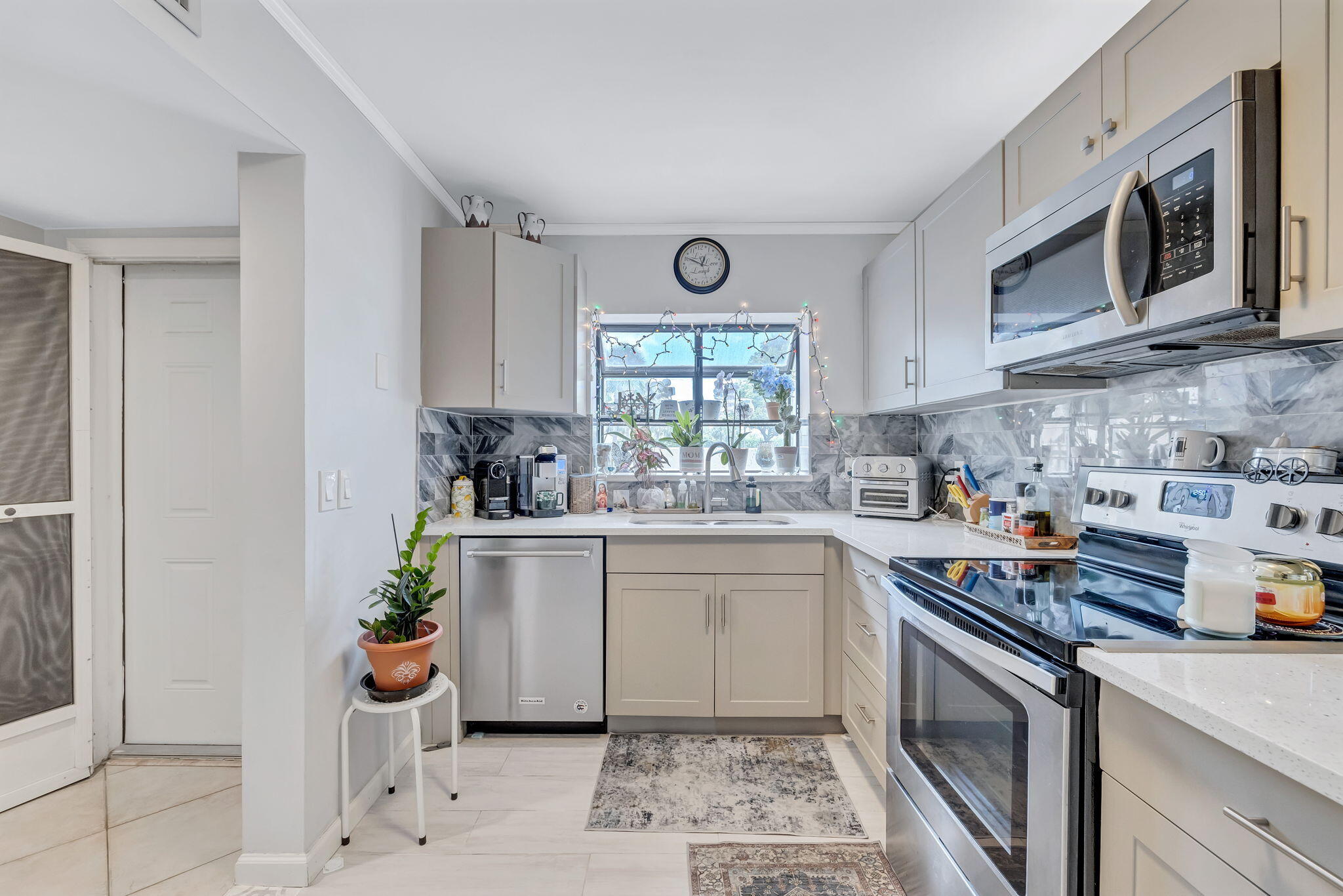 305 Congressional Way 305