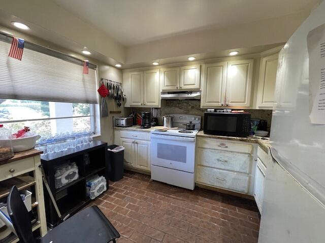 MARTINIQUE VILLAGE I CONDO - Residential