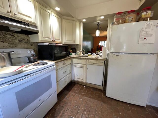 MARTINIQUE VILLAGE I CONDO - Residential