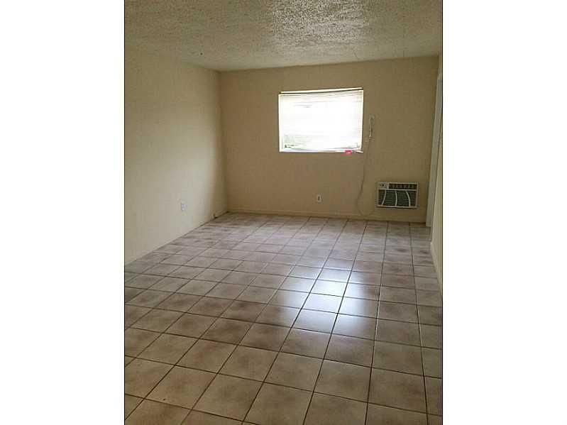 HOLLYWOOD PARK - Residential Lease