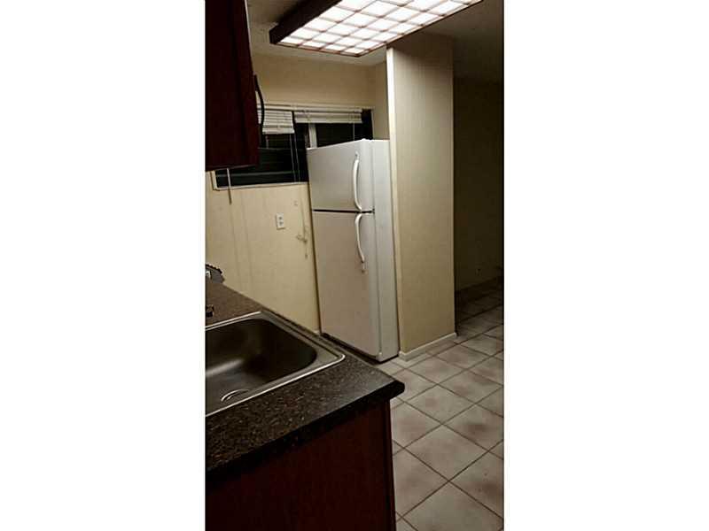 HOLLYWOOD PARK - Residential Lease