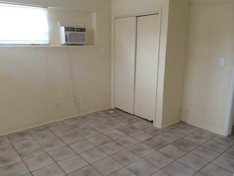 HOLLYWOOD PARK - Residential Lease