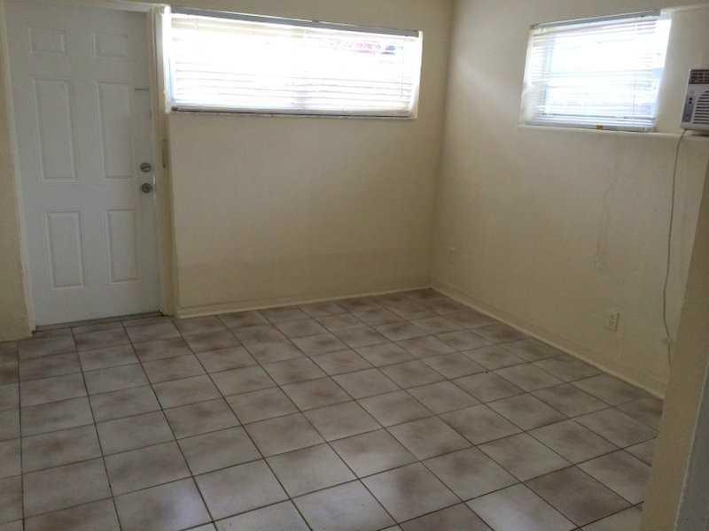 HOLLYWOOD PARK - Residential Lease
