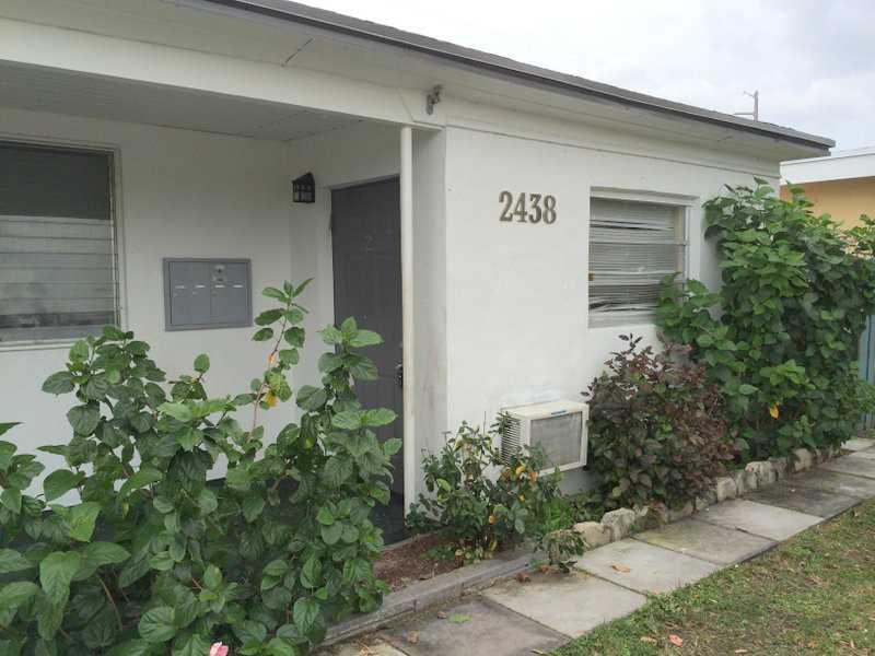HOLLYWOOD PARK - Residential Lease