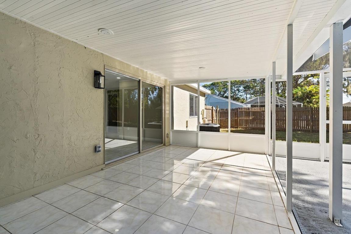 SEBASTIAN HIGHLANDS UNIT 16 - Residential