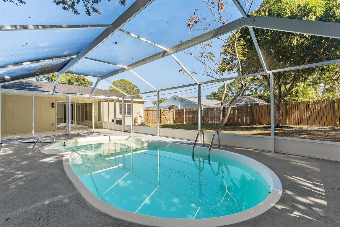 SEBASTIAN HIGHLANDS UNIT 16 - Residential