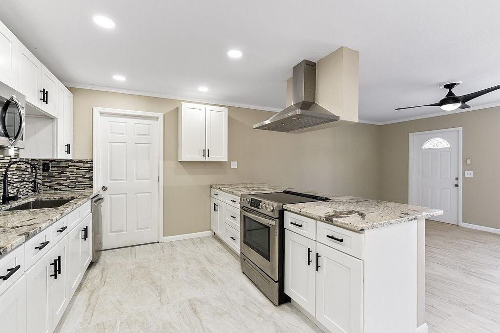 Photo of 111 Alameda Avenue, Sebastian, FL 32958 (MLS # R11155807)