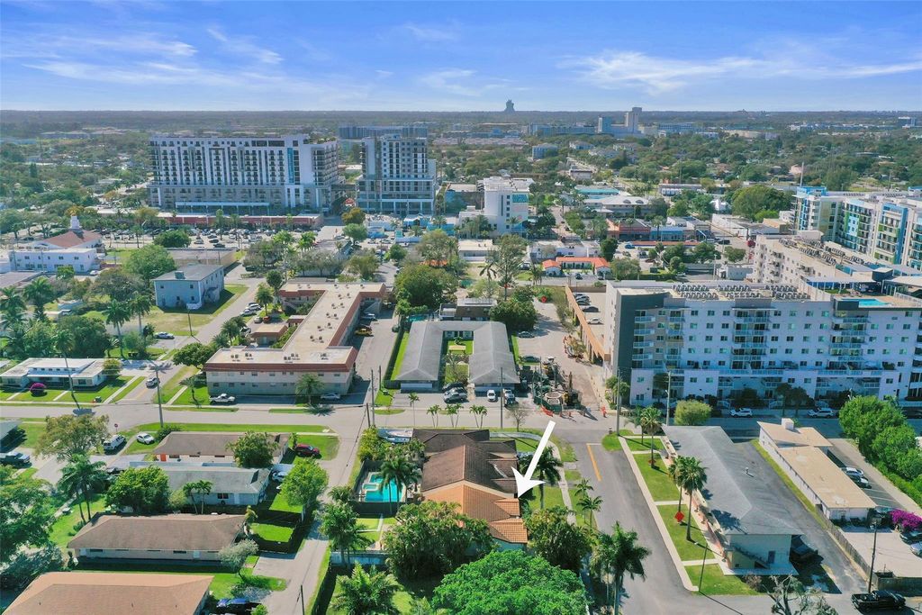 Photo of 210 SE Park Street, Dania Beach, FL 33004 (MLS # F10554031)