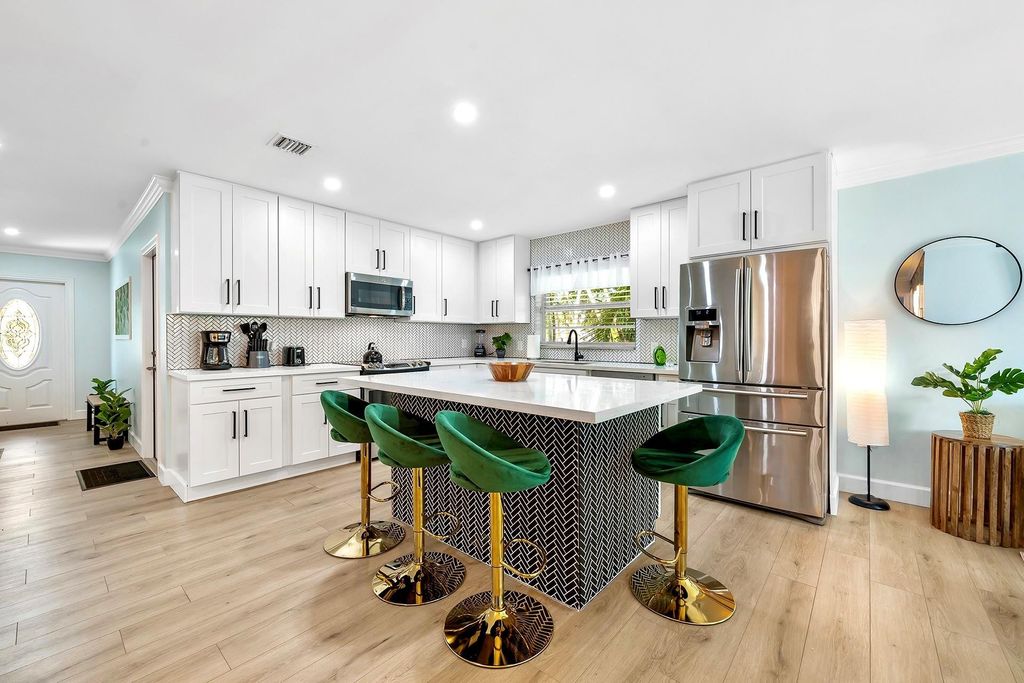 Photo of 210 SE Park Street, Dania Beach, FL 33004 (MLS # F10554031)